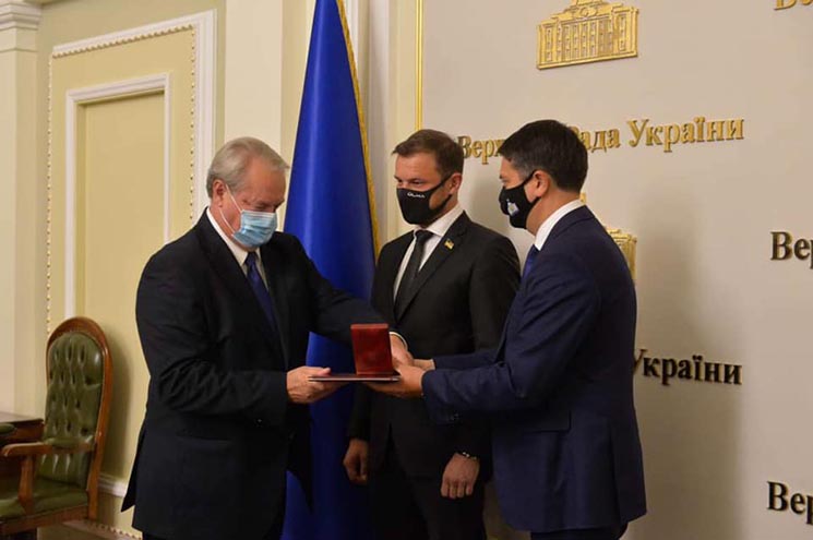 Директор "Спортліцею" в Білій Церкві отримав премію Верховної Ради України
