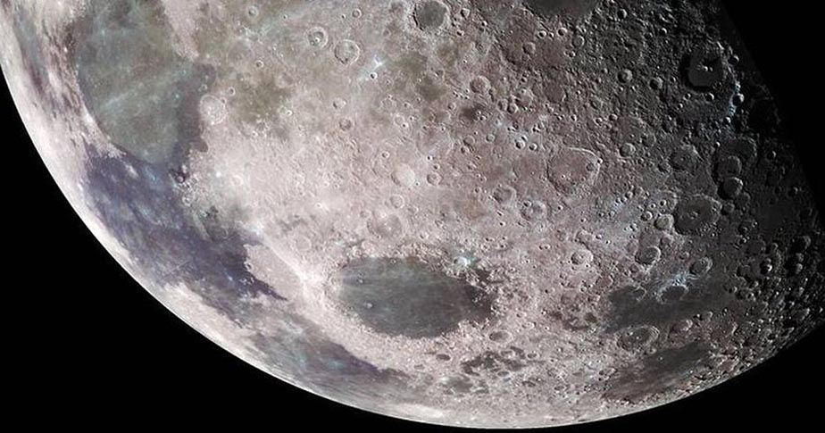 науковці з NASA виявили воду на сонячній стороні місяця
