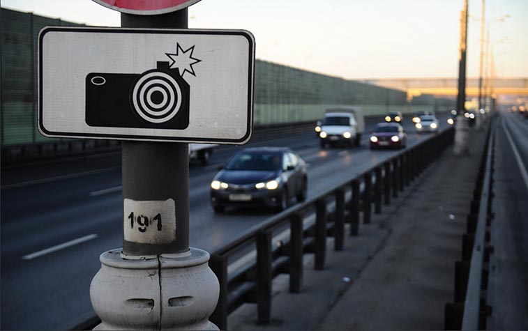 Камери на дорогах стали "ловити" "євробляхерів" та іноземців