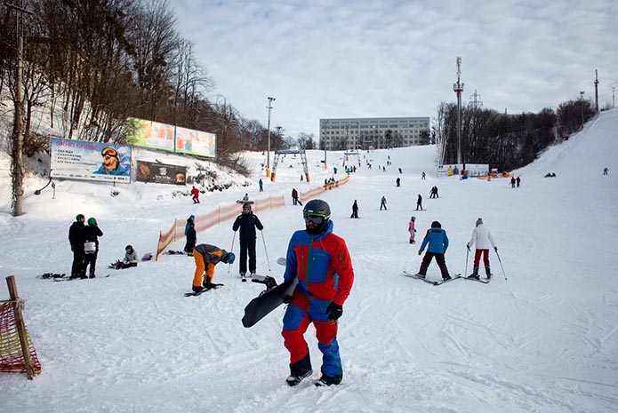 Де покататися на лижах і сноуборді на Київщині чи неподалік. Місця і ціни на 2021 рік