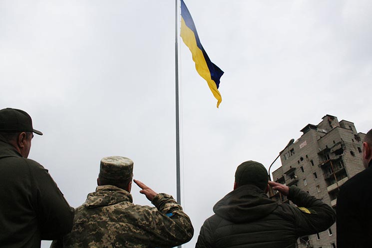 В Авдіївці з боку окупованого Донецька військовослужбовці 72-ї ОМБр встановили український прапор