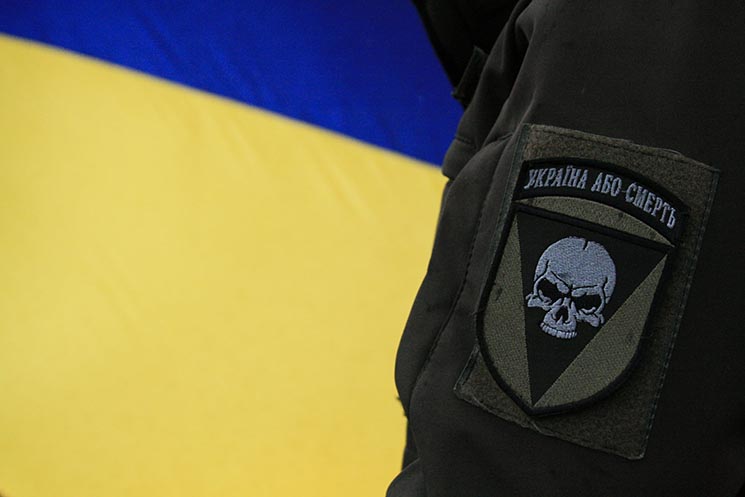 В Авдіївці з боку окупованого Донецька військовослужбовці 72-ї ОМБр встановили український прапор
