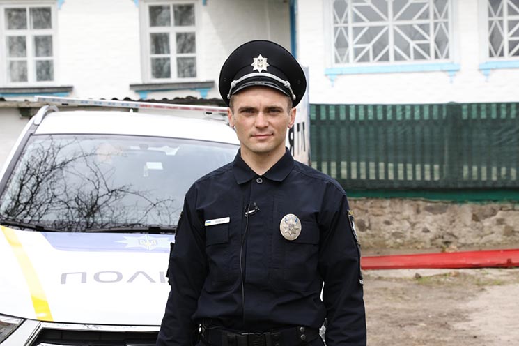 На Білоцерківщині поліцейський вперше отримав службове житло від територіальної громади