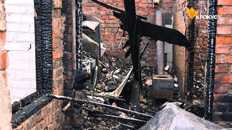 На Залізничному селищі згорів житловий будинок (ВІДЕО)